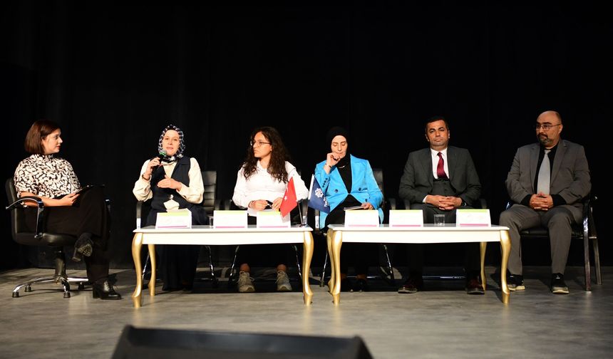 Malatya'da Anlamlı Buluşma: 'Yaşlılıkta Yalnızlık ve Güvenli Yaşam' Masaya Yatırıldı