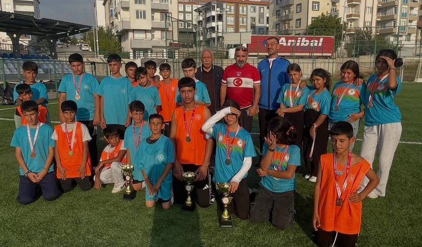 Malatya'da Genç Hokeyciler Sahada Buluştu