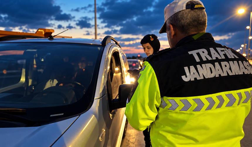 Malatya'da Jandarmadan Huzur Uygulaması: 13 Aranan Şahıs Yakalandı