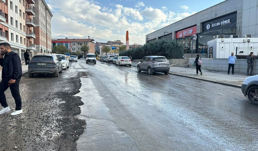 Malatya'da Konteyner Çarşı Kaldırıldı, Yol Trafiğe Açıldı
