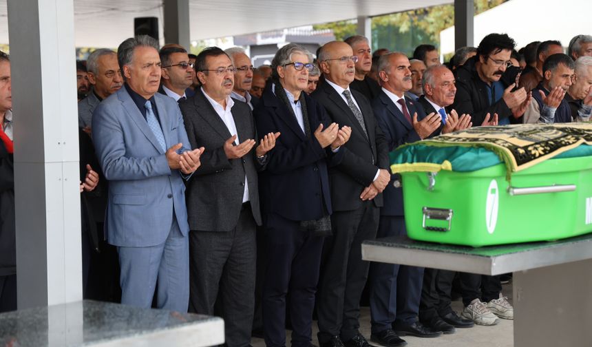Malatya'nın Tanınmış Esnafı Burhan Özdemir Son Yolculuğuna Uğurlandı