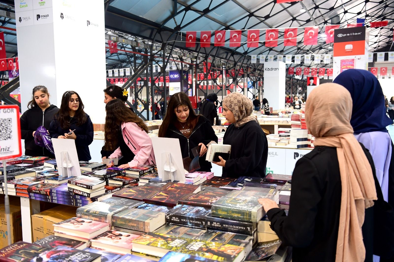 Malatya Kitap Fuarı'na 5 Günde 100 Bin Ziyaretçi